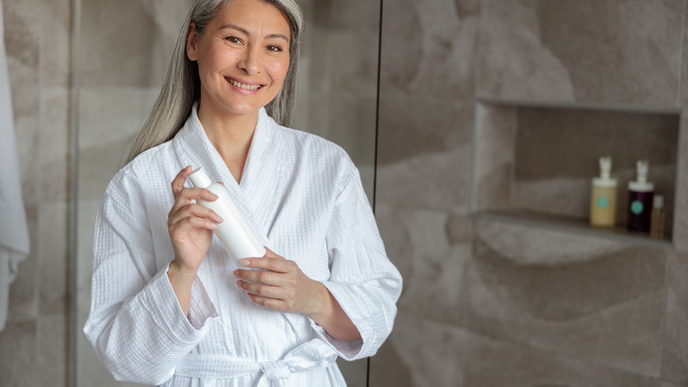 What’s the Difference Between Medicated vs. Natural Anti-Dandruff Treatments?