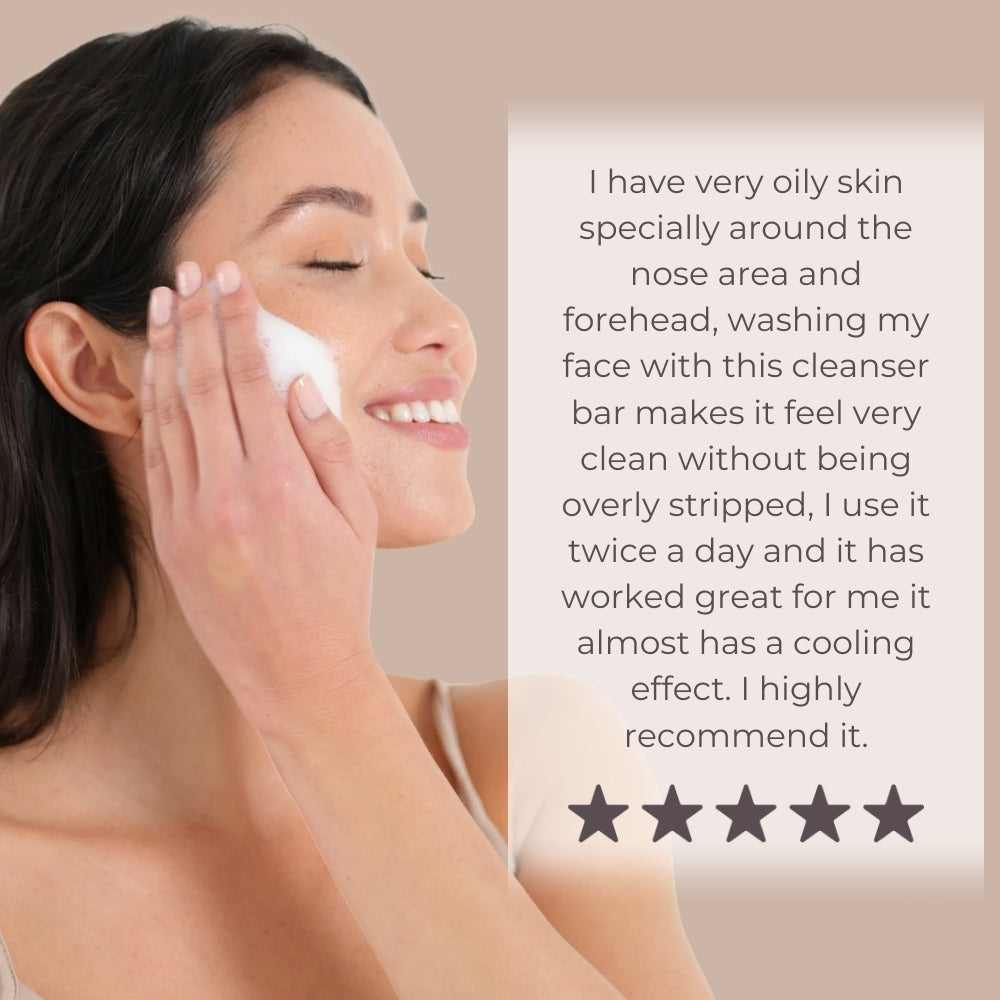 Testimonial praising Dermavive Oily Skin Cleansing Bar for its cooling effect and gentle cleansing suitable for daily use.